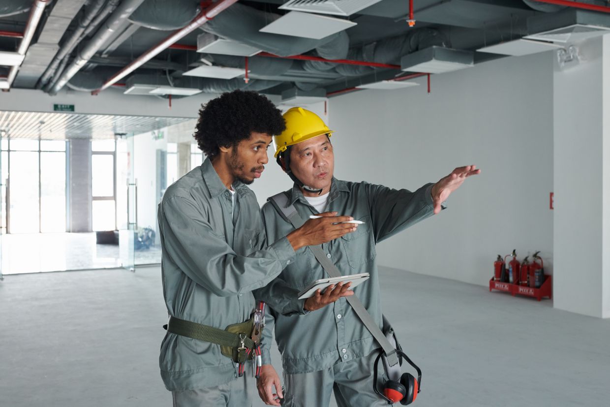 Choosing the Right Contractor for Office Reinstatement